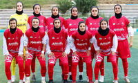 تمرینات قدرتی بانوان پرسپولیس در سالن وزنه‌