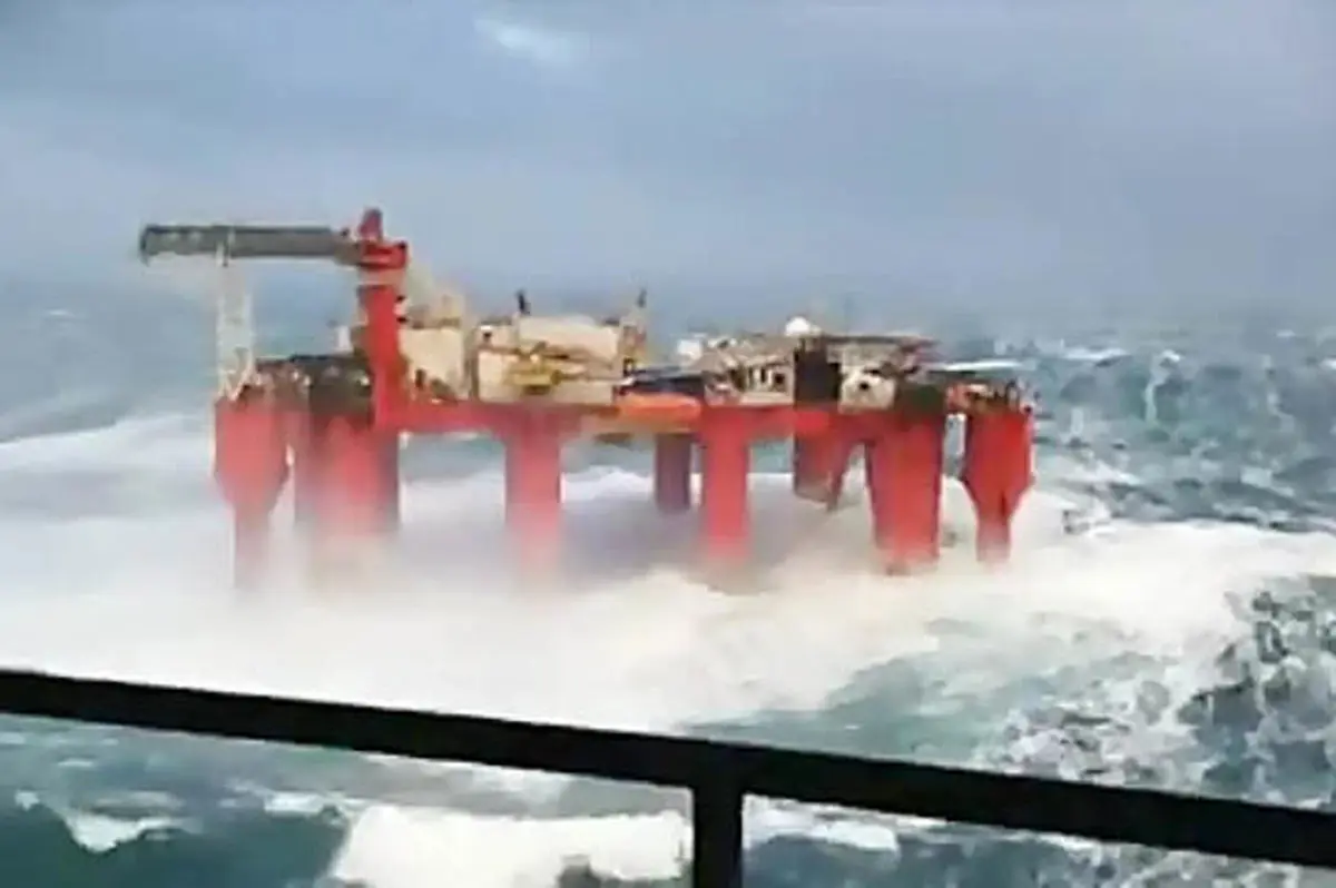 تصاویر خیره‌کننده از سکوی نفتی غول‌پیکر در دریای شمال!