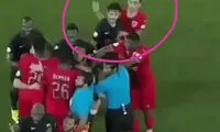 پس‌گردنی عجیب به شجاع خلیل‌زاده!