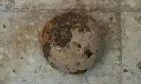 کشف گلوله توپ ۱۰۰ ساله در کاخ چهلستون