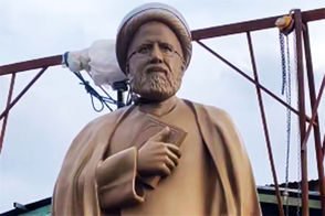 پل شهید رئیسی اردبیل با مجسمه رئیس‌جمهور کامل شد