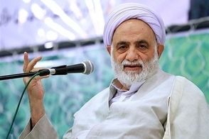 قرائتی: مدرک همانند کش شلوار، بی‌ارزش است!