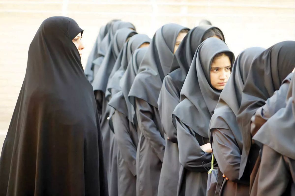 اذعان به نتایج منفی سختگیری در حوزه حجاب
