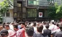 تجمع دوباره پرسپولیسی‌ها علیه درویش