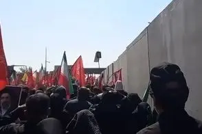 خودروی پیکر رهبر شهید به فرودگاه مهرآباد رسید