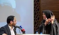دختری که سخنرانی سخنگوی دولت را بهم ریخت
