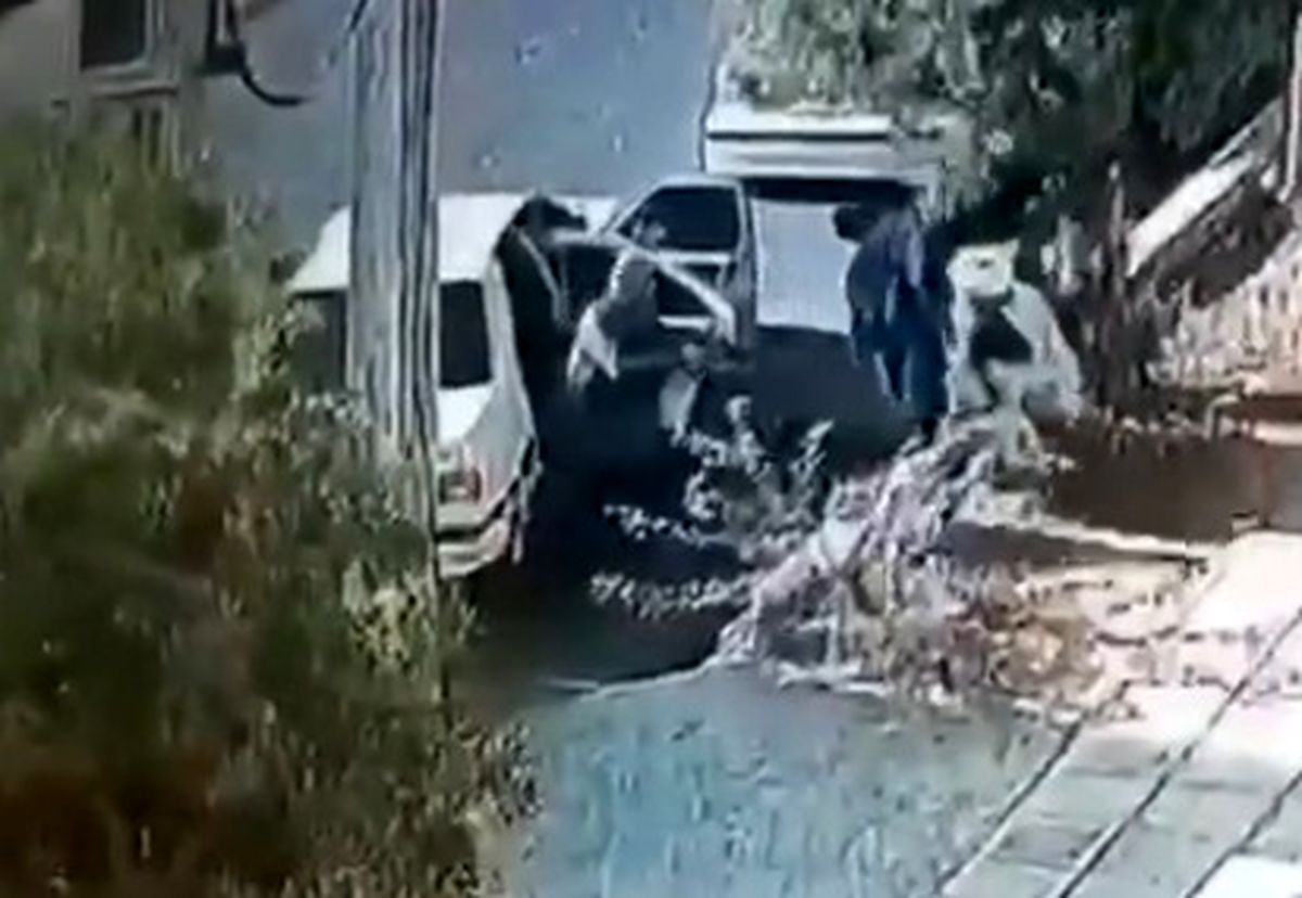   لحظه ربودن یک روحانی از جلوی حوزه علمیه 