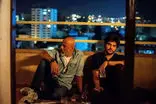 عشق مشترک یک پدر و پسر برای مردم جذاب از آب درآمد