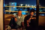 عشق مشترک یک پدر و پسر برای مردم جذاب از آب درآمد