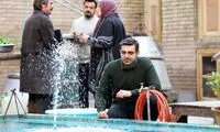 ژست متفاوت بازیگر سریال بچه مهندس در کنار دریا