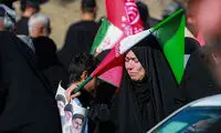 بنر بزرگی که در مراسم تشییع رهبر در مشهد دیده شد