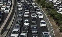 اقدام متفاوت یک راننده بی‌اعصاب روی ماشینش