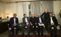  عیادت وزیر ورزش و جوانان از یک پیشکسوت فوتبال