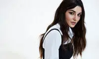 تیپ شیک و مجلسی هانده ارچل در یک نمایشگاه