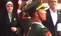 لحظه ورود پزشکیان و دخترش به مراسم رژه چین