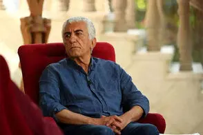 قاب خانوادگی رضا کیانیان در کنار خواهرش