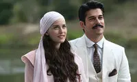 عکس عاشقانه بازیگر محبوب ترک با همسرش