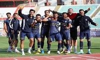 طلسم شکست‌ناپذیران شکست؛ گل‌گهر صدرنشین شد