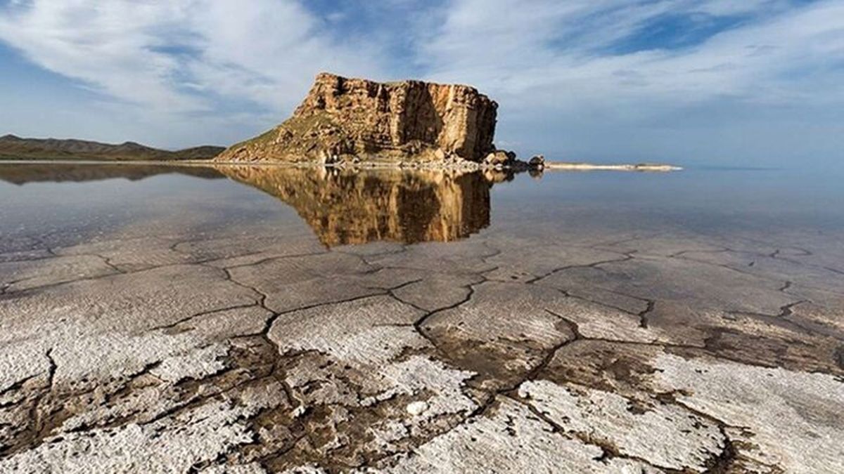   کشف گودال مرموز در دل دریاچه ارومیه 