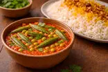 طرز تهیه خورشت بامیه رژیمی با ۲ دستور ساده
