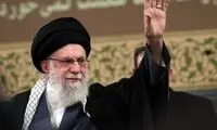 این شخص احتمالا بر پیکر رهبر انقلاب نماز می‌خواند