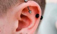 پیرسینگ گوش توسط پزشک چگونه انجام می‌شود؟