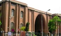 حفاظت جنگی از مجسمه داریوش در موزه ملی ایران