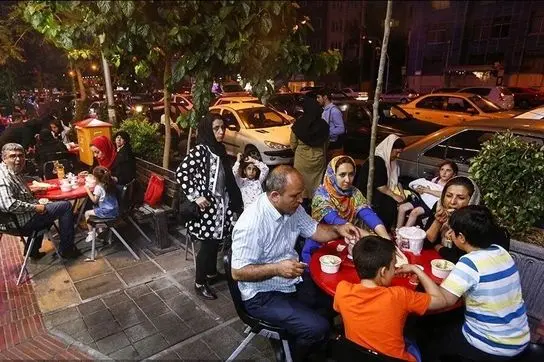 قرارِ رمضانی در تهران؛ زیارت، گردش، افطار