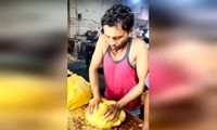 تصاویر کاملا عادی از یک کارخانه قنادی در هند!