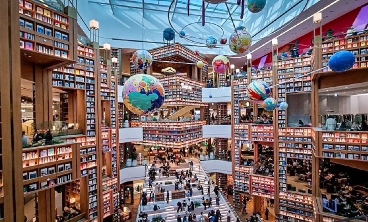 معماری عجیب این کتابخانه بازدید‌کنندگان را به وجد آورد