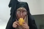 خوردن انبه برای بلاگر زن دردسر شد