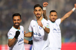 رقص و پایکوبی گل‌گهر در رختکن قلعه‌حسن‌خان 