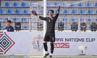 روزنامه هواداری استقلال، گلر پرسپولیس را مسخره کرد