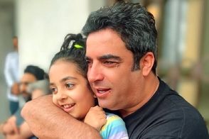 لحظه پدر دختریِ منوچهر هادی و سوفیا در یک رستوران