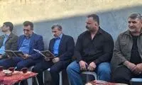 ژست‌های خاص احمدی‌نژاد در مراسم خواهر مشایی