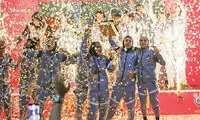 قهرمانی دختران فوتسالیست در غربت!