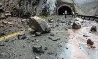 لحظه هولناک ریزش کوه در ایلام 