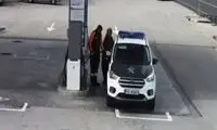حادثه هولناک در پمپ بنزین؛ با سرعت بالا تغییر جهت ندهید!