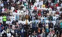 تصاویری از صفوف مختلط زن و مرد در نماز عید فطر