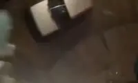 مرگی دردناک؛ گیر کردن سر یک زن روی دیوار مرگ!