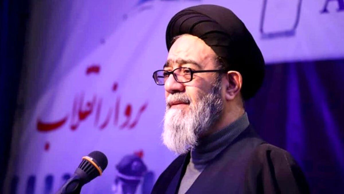   شهید آل‌هاشم در کنار استاد شهریار در سال ۱۳۶۳ 