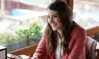 عکسی از بازیگر زن فیلم پرطرفدار ترکی در استایل زرد