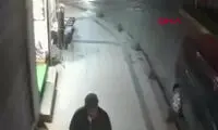 نجات معجزه آسای یک عابر از مرگ حتمی در خیابان