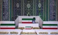 اقامه نماز بر پیکر رهبر شهید و ۴ عضو خانواده ایشان