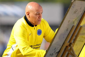 هواداران پرسپولیس و استقلال دست به دامان عراقی‌ها شدند