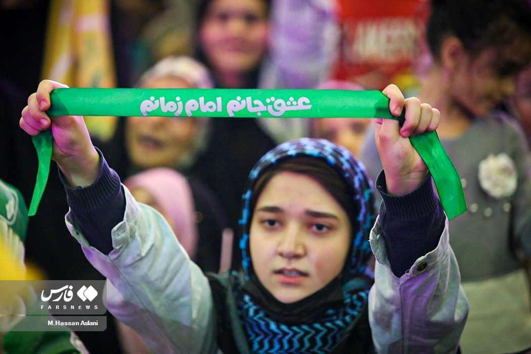 پوشش دختران در جشن هزاران نفریِ مصلای تهران