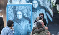 محجوب و در سایه؛ تصاویری از پارسا پیروزفر در تشییع