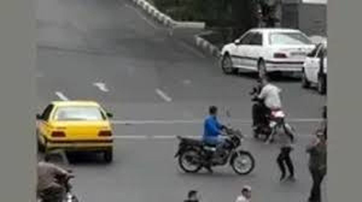 لحظه دستگیری یک دزد توسط مردم در تهران