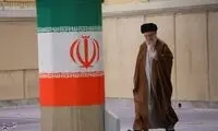 واکنش جالب رهبر انقلاب به هدیه‌ای که یک زن به ایشان داد