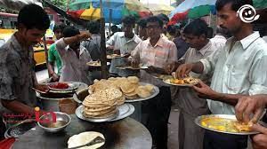 یه روز کاملا عادی از بازار غذافروشان هندی!